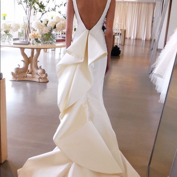 Oscar de la Renta Landon gown - Picture 2 of 7